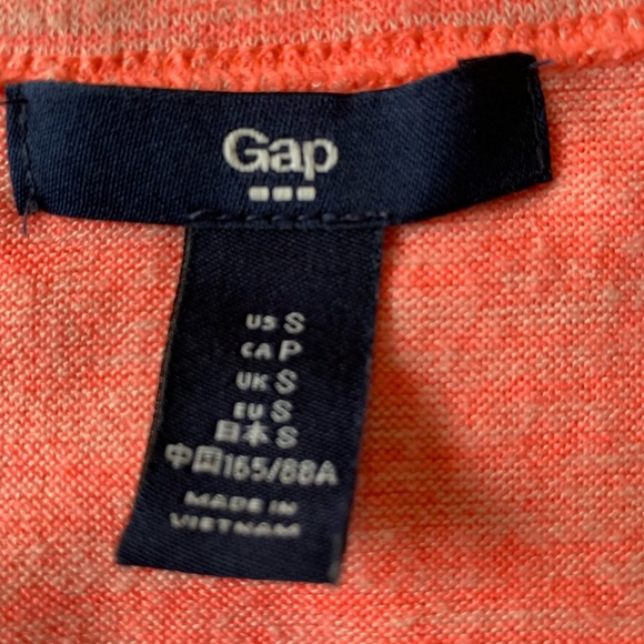 Gap tank tops - Picture 2 of 4